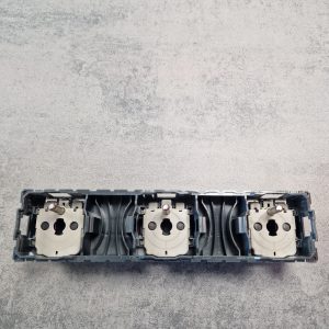 Mécanisme Prise de courant legrand céliane 3x2p+t précâblée 067126