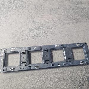 Support à vis pour mosaic , céliane - horiz/vert pour 4 postes -10 modules 080254