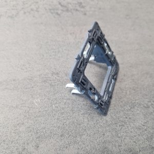 Support pour fixation à griffes batibox - rénovation - pour 1 poste - 2 modules