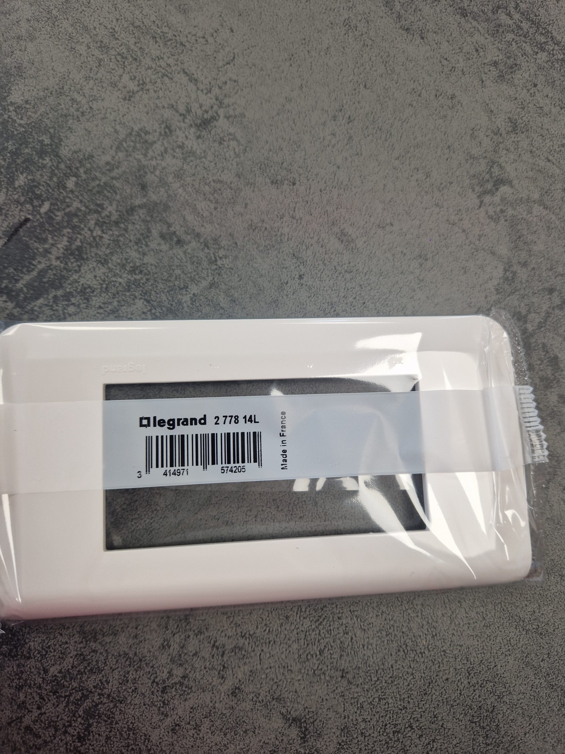 Plaque pour prise et interrupteur legrand mosaic - 4 modules - horizontal - blanc 078814L