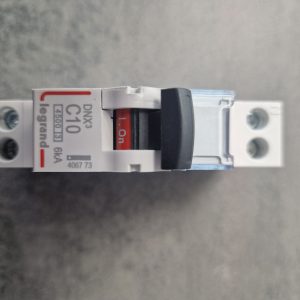 LEGRAND DNX3 Disjoncteur 10A Ph+N courbe C 4.5kA 230V - 406773
