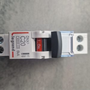 LEGRAND DNX3 Disjoncteur 20A Ph+N courbe C 4.5kA 230V - 406775
