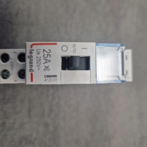 LEGRAND CX3 Contacteur Jour / Nuit 25A 2F/NO monophasé - 412501