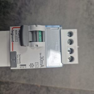 Interrupteur différentiel DX³-ID arrivée haute et départ haut à vis - 2P 230V~ 40A typeAC 30mA - 2 modules - 411611