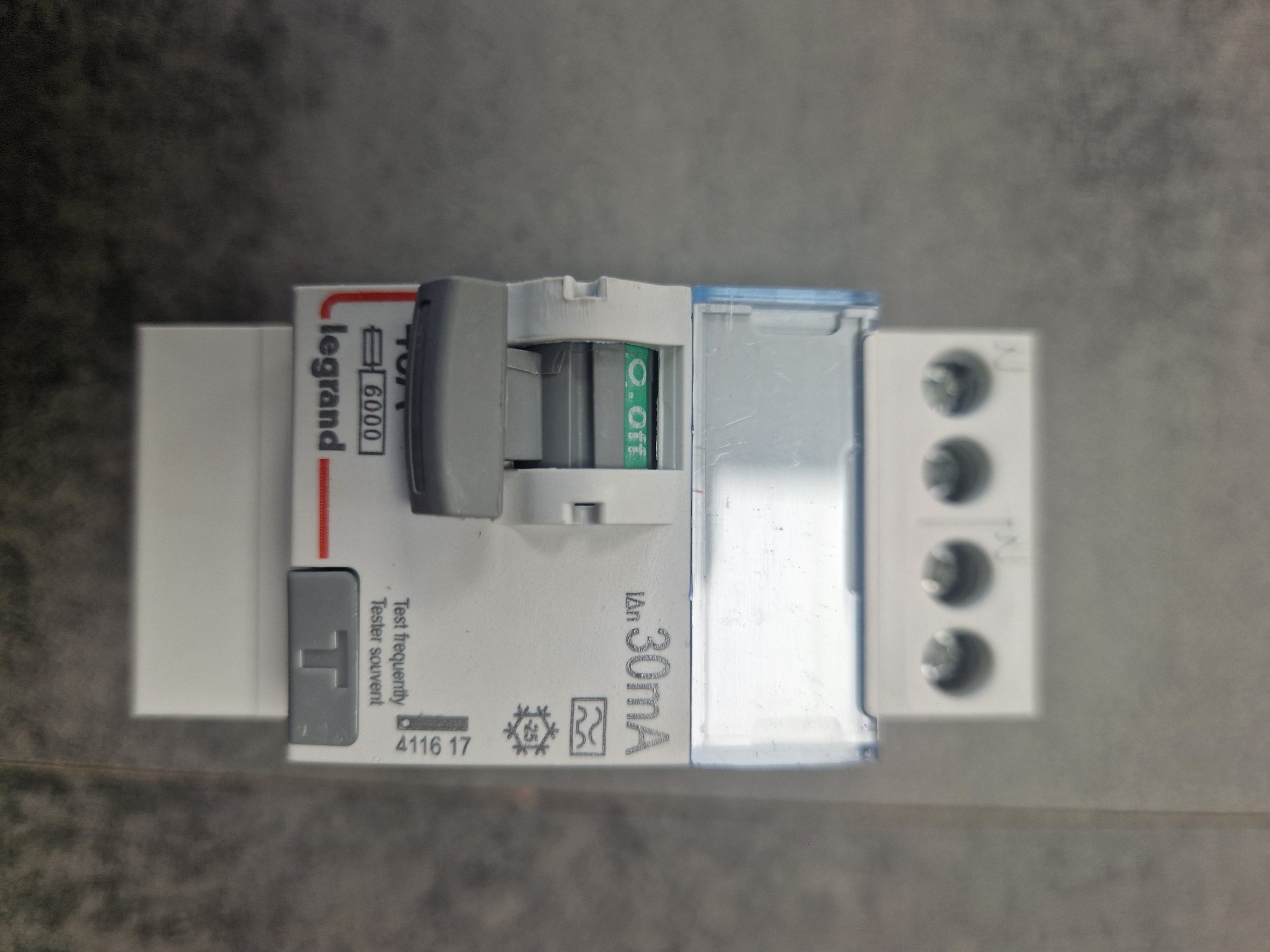 Interrupteur différentiel DX³-ID arrivée haute et départ haut à vis - 2P 230V~ 40A typeA 30mA - 2 modules - 411617