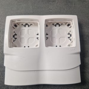 Legrand Oteo - Cadre appareillage saillie 2 postes - pose le long des moulures ép. 12,5 - blanc - 031414L