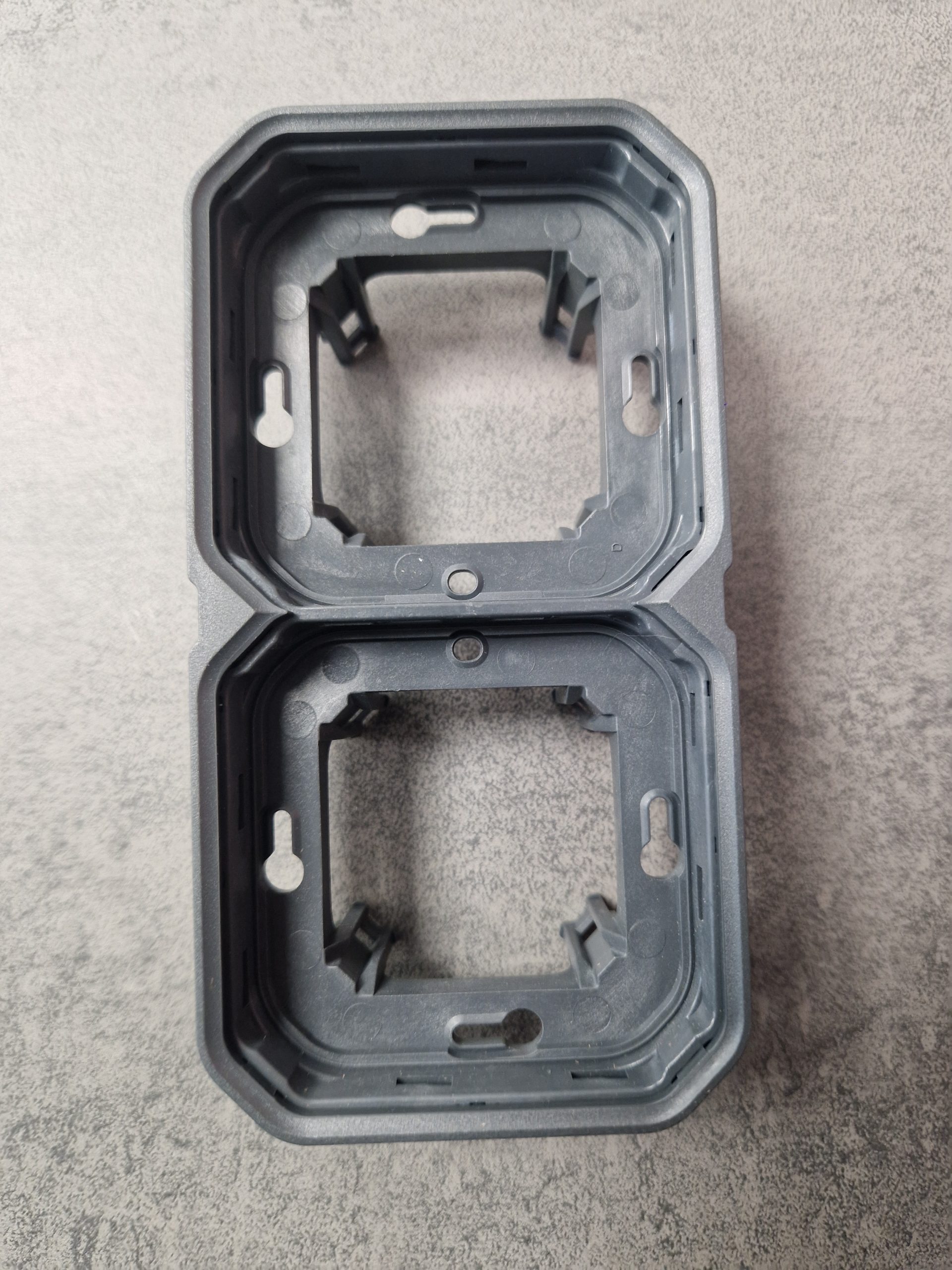 Legrand - Support plaque étanche pour montage encastré 2 postes horizontaux ou verticaux Plexo - anthracite - Réf : 069607L