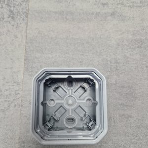 Legrand - Boîtier saillie étanche Plexo 1 poste avec 2 embouts à membrane et 1 entrée - gris - Réf : 069651L