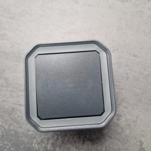 Legrand - Interrupteur ou va-et-vient étanche Plexo 10AX 250V IP55 IK08 complet saillie - anthracite - Réf : 069761L