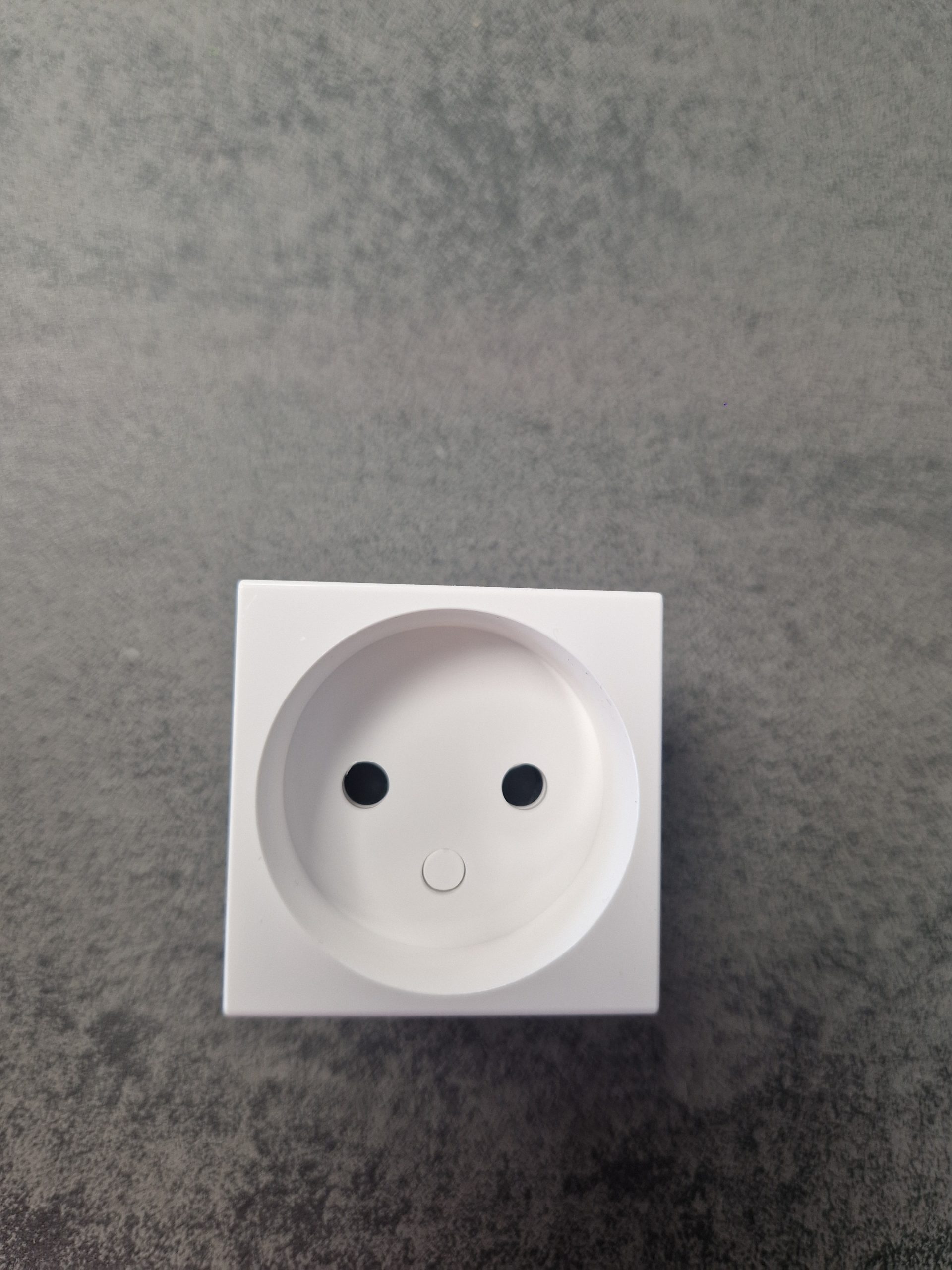 Prise électrique Legrand Mosaic - 2P droite - 2 modules - blanc 077110