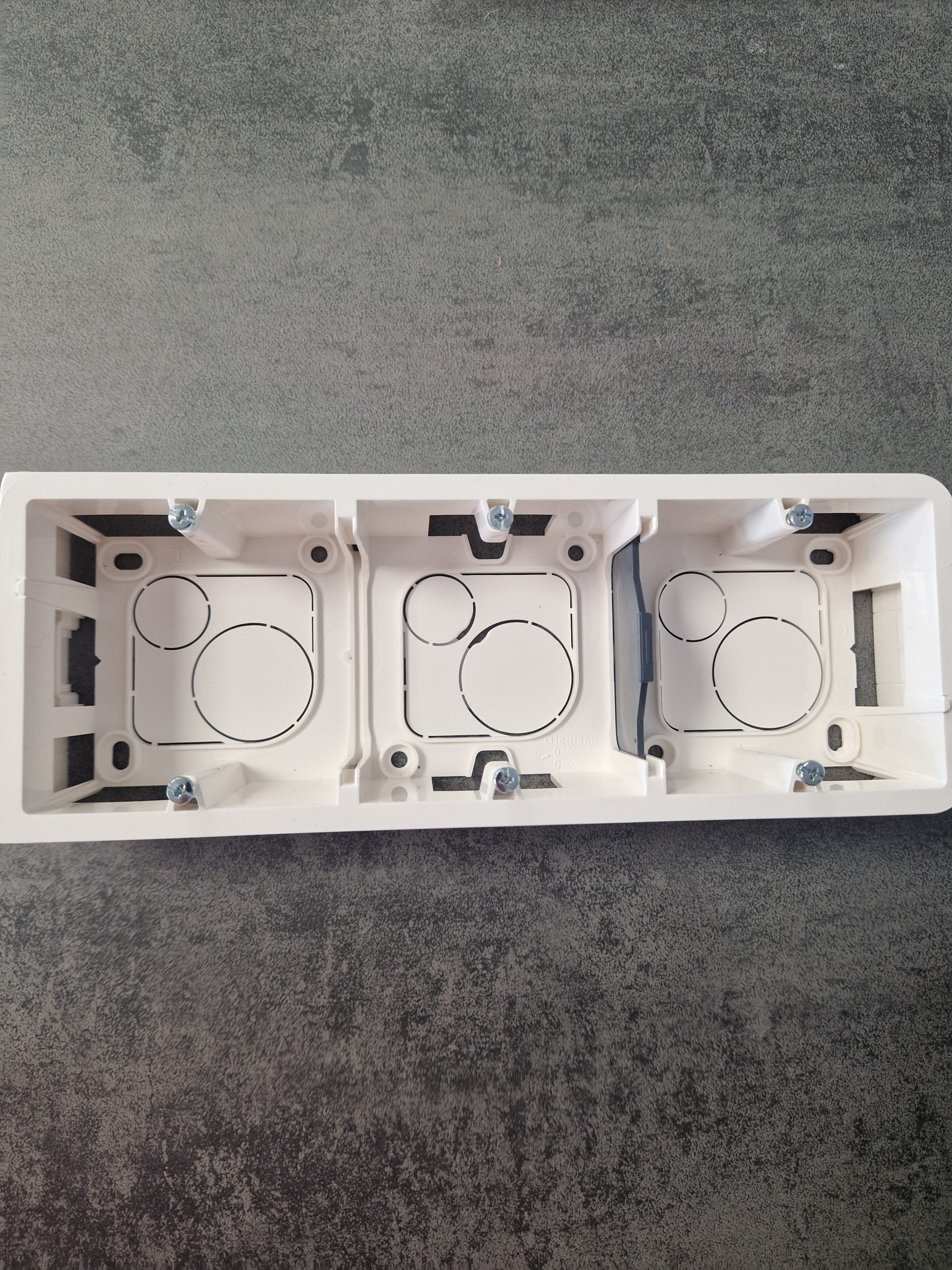 Cadre Legrand Mosaic pour support réf. 802 83 - prof 40 mm - 3x2 mod vertical