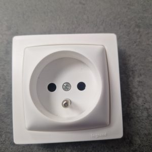 Legrand - Oteo - Prise de courant - 2P+T - 16A - 230V - Réf : 086027