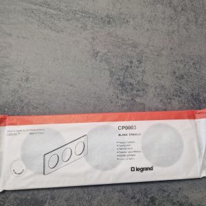 plaque de finition céliane 3 postes - blanc emaillé CP000