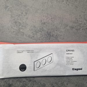 plaque de finition céliane 3 postes - noir mat CP0103